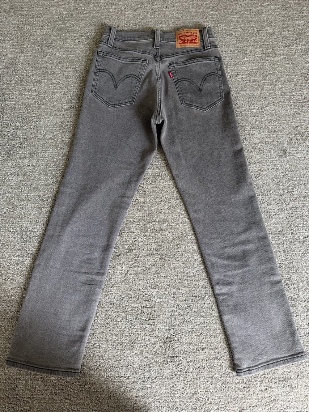 Levi’s Wedgie Straight Jeans in Gray - Picture 6 of 13
